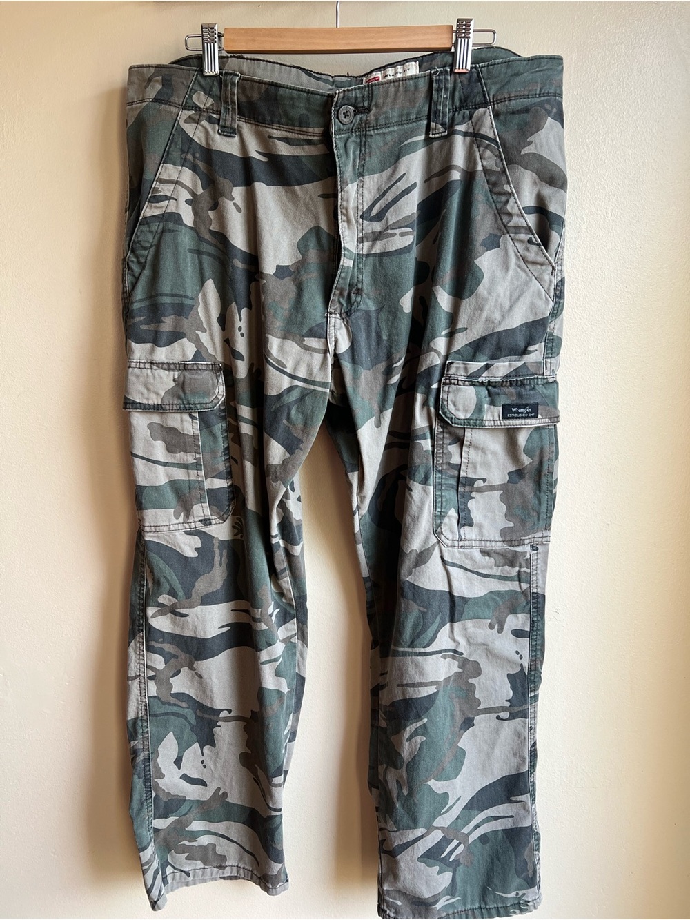 Wrangler Men’s 38x30 Relaxed Fit Camo Cargo Pants Green Gray Camouflage